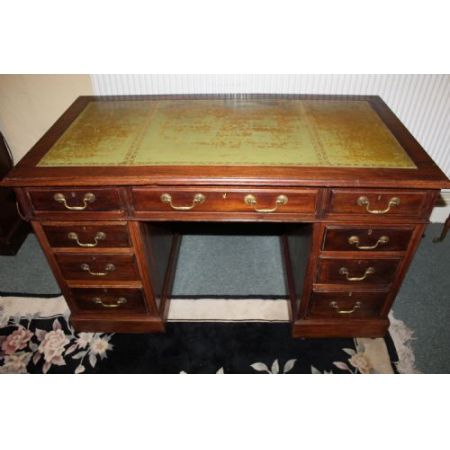 Antiker Nussbaumholz -Sockelschreibtisch