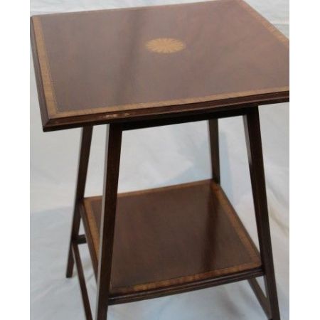 Antiker Lampen- / Beistelltisch aus Satinholz