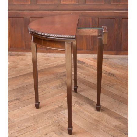 Antiker faltbarer Kartentisch aus Mahagoni 