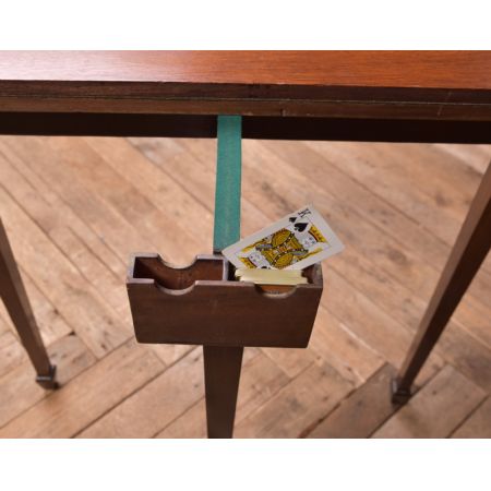 Antiker faltbarer Kartentisch aus Mahagoni 