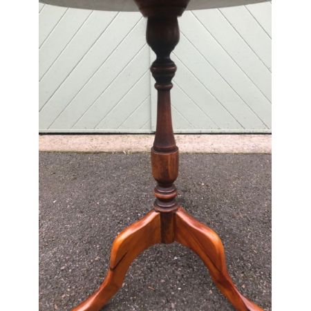 Antiker Beistelltisch aus Mahagoni Massivholz 1920