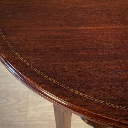 Antiker Beistelltisch aus Mahagoni Massivholz 20. Jahrhundert