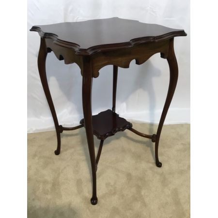 Antiker Lampentisch aus Walnussholz