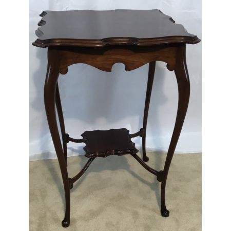 Antiker Lampentisch aus Walnussholz