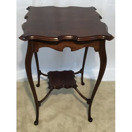 Antiker Lampentisch aus Walnussholz