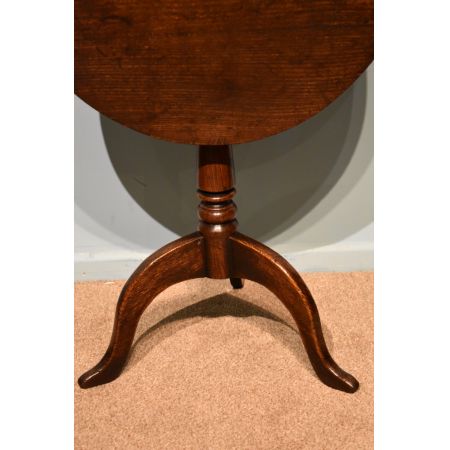 Antiker Weintisch im Ulmen-Quäker-Stil