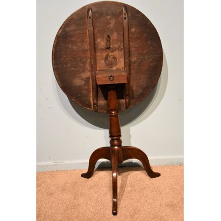 Antiker Weintisch im Ulmen-Quäker-Stil