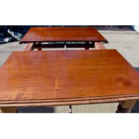 Antiker Esstisch aus Mahagoni Massivholz 19. Jahrhundert