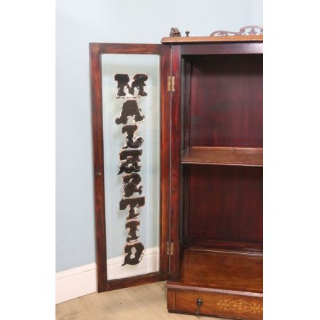 AntikeVitrine aus Walnussholz mit Intarsien