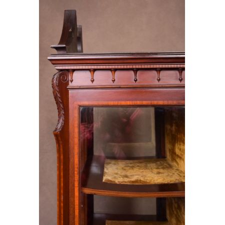 Antike Inlaid sheridan revival  Vitrine aus Mahagoni