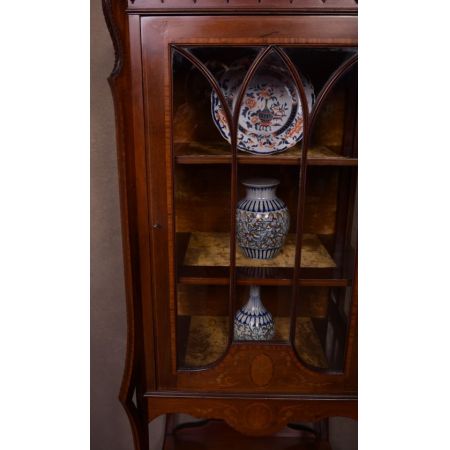 Antike Inlaid sheridan revival  Vitrine aus Mahagoni