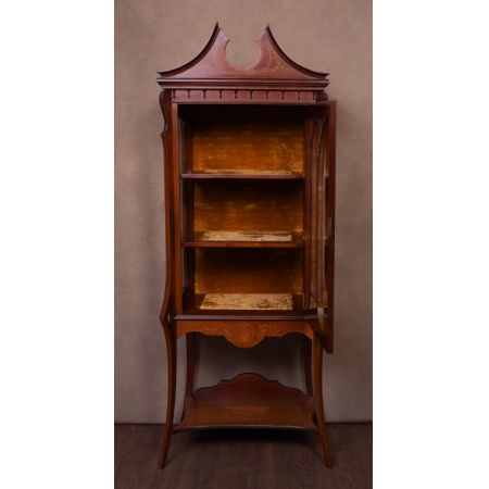 Antike Inlaid sheridan revival  Vitrine aus Mahagoni