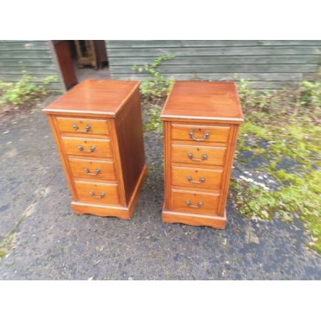 Antikes Paar Nachttische aus Walnussholz von 1900