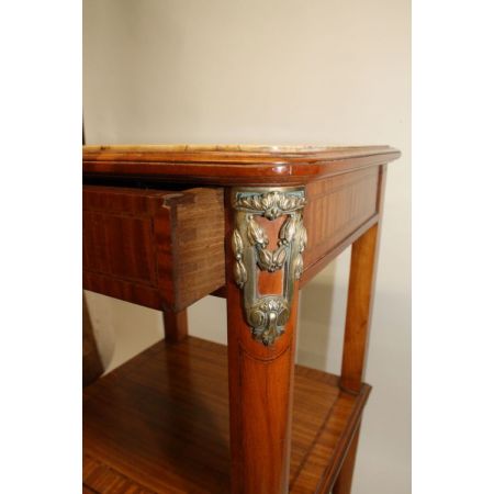  Antikes Paar französischer Nachttische aus Satinholz von circa 1880.