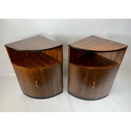 Antikes Paar Art-Deco-Eckschränke von 1930