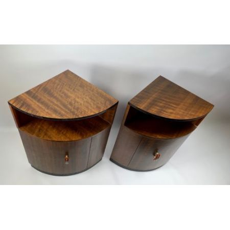 Antikes Paar Art-Deco-Eckschränke von 1930