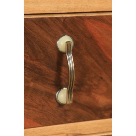 Antikes englisches Paar Art-Deco-Nachttische aus Walnuss  (um 1930)