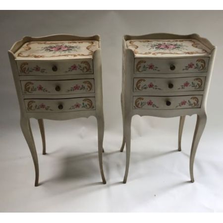 Antikes Paar handbemalter italienischer Nachttische