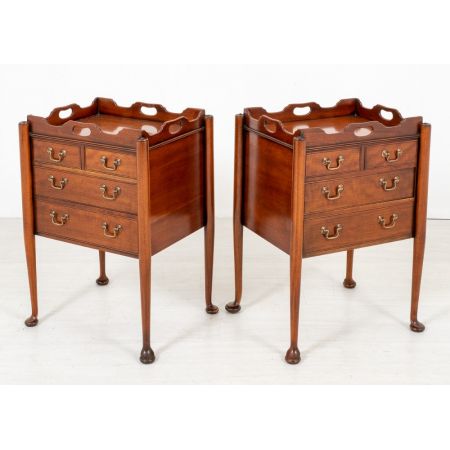 Antikes Paar Nachttische im Mahagoni-Queen-Anne-Stil