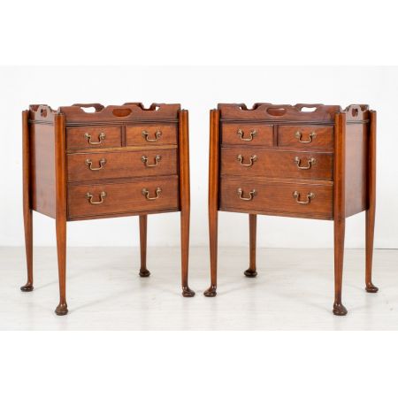 Antikes Paar Nachttische im Mahagoni-Queen-Anne-Stil