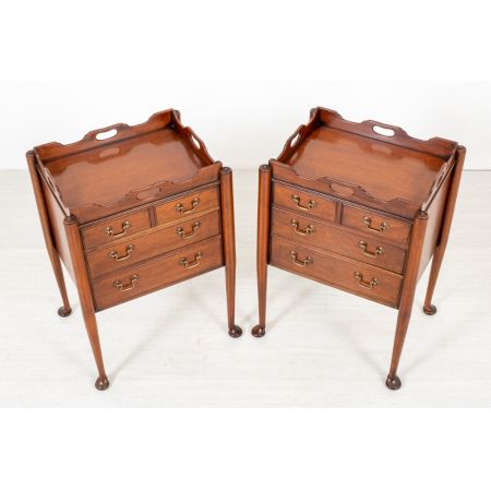 Antikes Paar Nachttische im Mahagoni-Queen-Anne-Stil