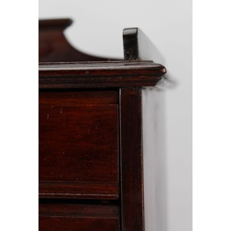 Große antike Musikschrank mit Schubladen