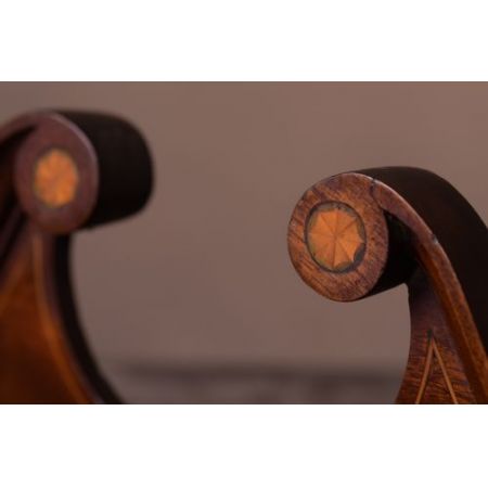 Antiker hängender Inlaid Eckschrank aus Mahagoni 