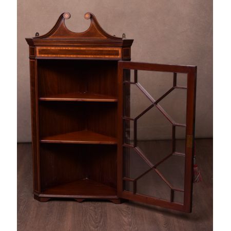 Antiker hängender Inlaid Eckschrank aus Mahagoni 