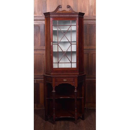 Antiker Eckschrank aus Mahagoni 