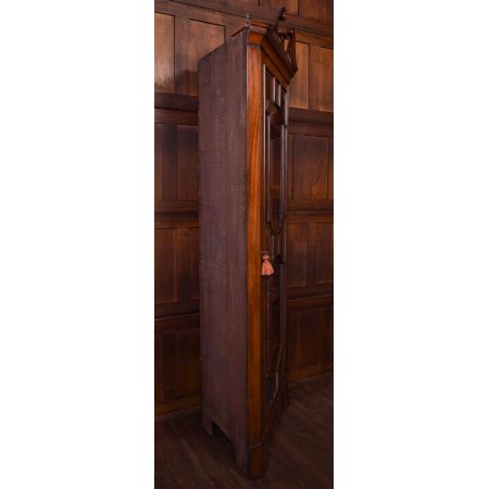 Antiker Eckschrank aus Mahagoni 