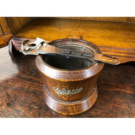 Antiker Raucherschrank aus massiver Eiche