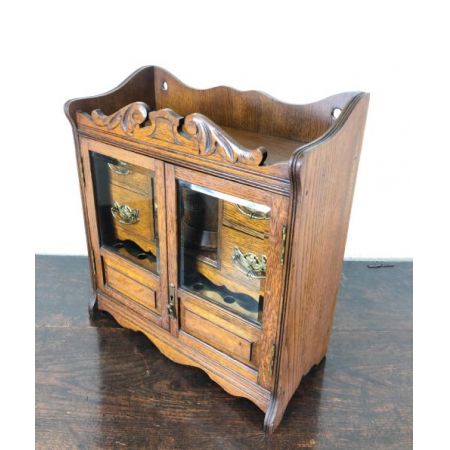 Antiker Raucherschrank aus massiver Eiche