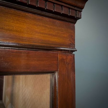 Große antike Mahagoni-Vitrine mit Schubladen