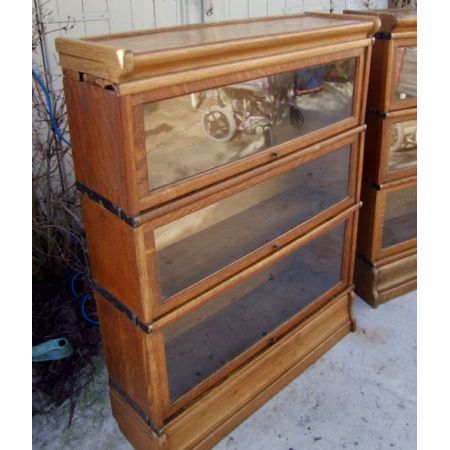 Antikes Paar Globe Wernicke Bücherschränke aus Eiche Massivholz 1930