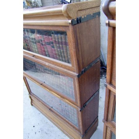 Antikes Paar Globe Wernicke Bücherschränke aus Eiche Massivholz 1930