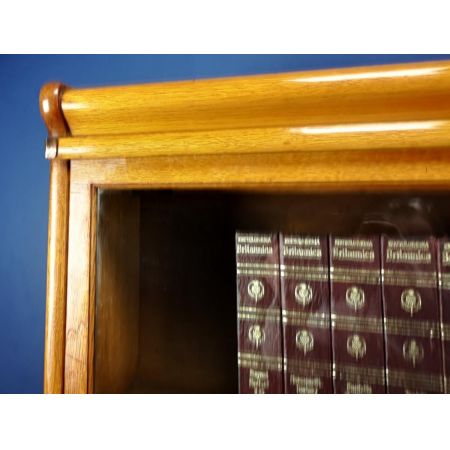 Antikes Paar Globe Wernicke Barristers Bücherschränke aus Eiche Massivholz 1900