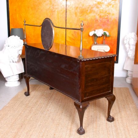 Antikes geschnitztes Mahagoni-Sideboard 