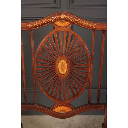 Antiker eingelegter Mahagonisessel