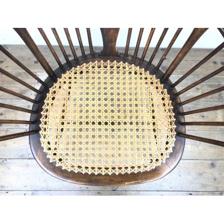 Atiker Windsor Sessel mit Rückenlehne und Rohrsitz