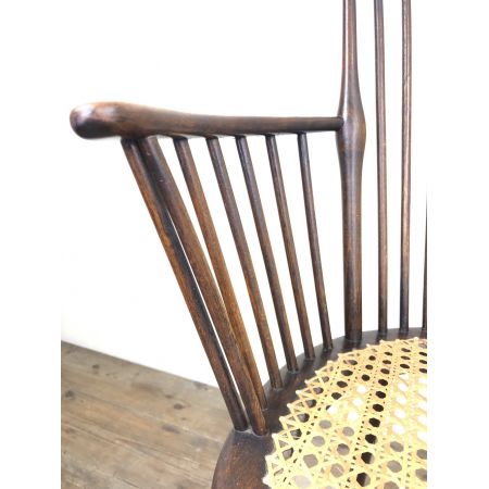 Atiker Windsor Sessel mit Rückenlehne und Rohrsitz