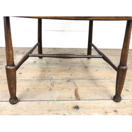 Atiker Windsor Sessel mit Rückenlehne und Rohrsitz