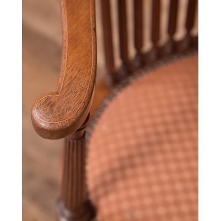 Antiker ovaler Inlaid Armchair aus Mahagoni