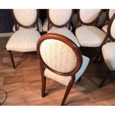 Satz von zehn Mahagoni-Esszimmerstühlen von 1930