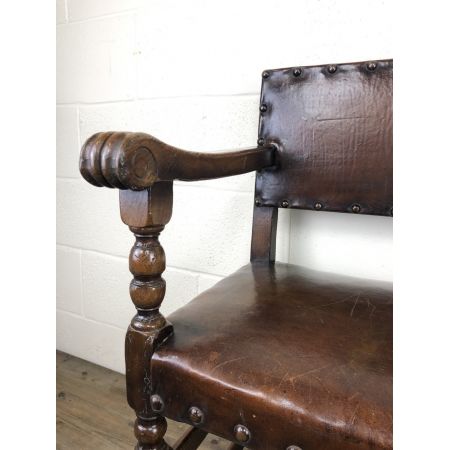 Antikes Set mit sechs Esszimmerstühlen aus Eichenholz und Leder