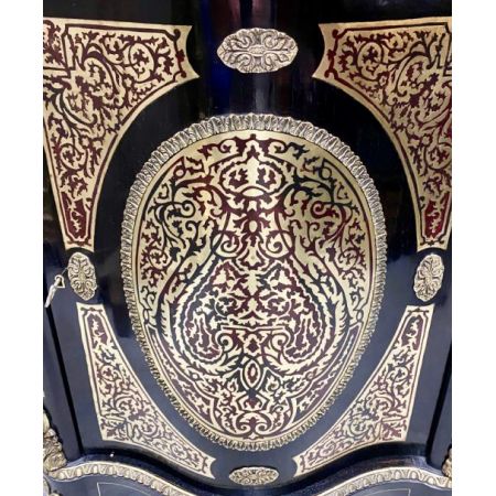 Antiker Beistellschrank im Louis-XVI.-Stil mit Marmorplatte 1920 