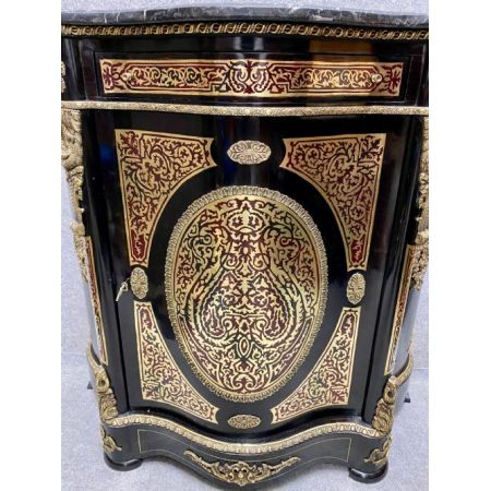 Antiker Beistellschrank im Louis-XVI.-Stil mit Marmorplatte 1920 