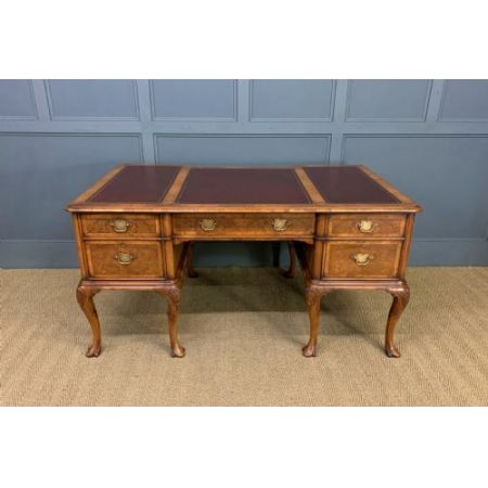 Antiker Englischer Schreibtisch, Partners' Desk, Schreibtisch im Queen Anne Stil, Massivholz Schreibtisch Eiche, Walnuss Wurzelholz Schreibtisch