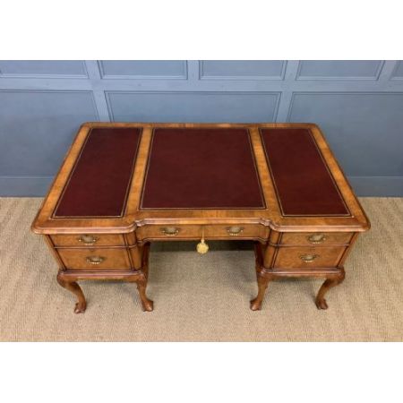 Antiker Englischer Schreibtisch, Partners' Desk, Schreibtisch im Queen Anne Stil, Massivholz Schreibtisch Eiche, Walnuss Wurzelholz Schreibtisch