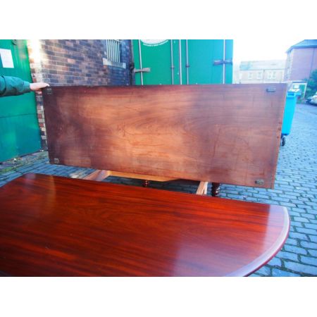 Antiker M. Willson Esstisch in Mahgoni Massivholz 1830