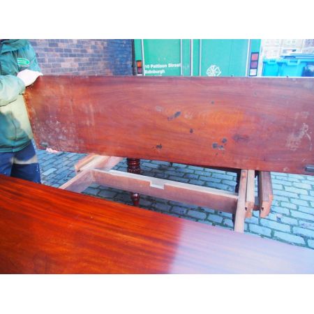 Antiker M. Willson Esstisch in Mahgoni Massivholz 1830